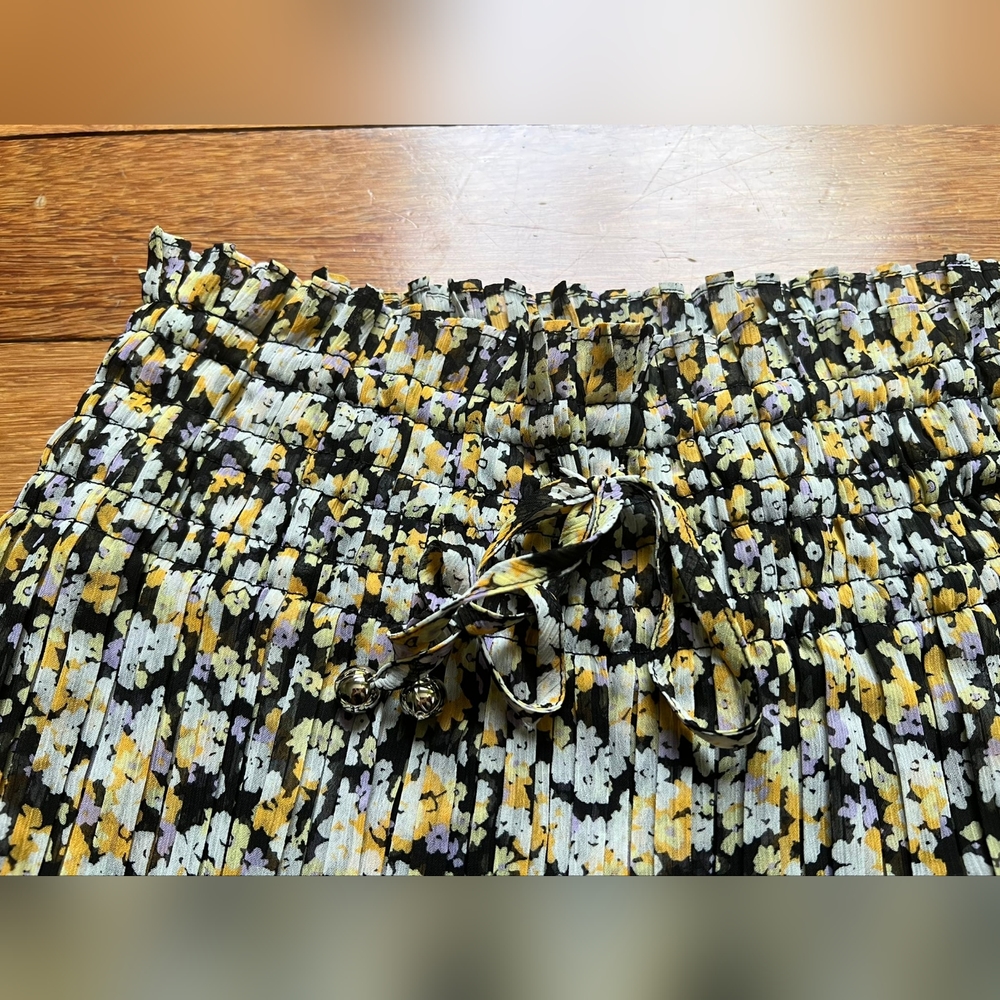 NWT Karl Lagerfeld Pleated Print Mini Skirt Size Medium - Picture 8 of 10